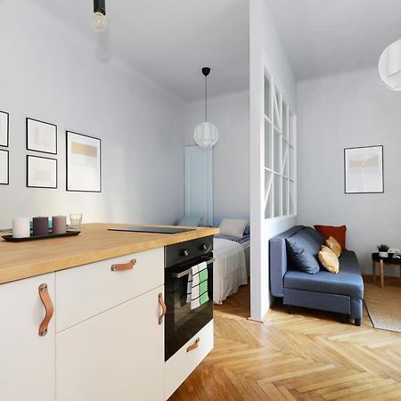 Monochrome Chic Apartments R613 بودابست المظهر الخارجي الصورة